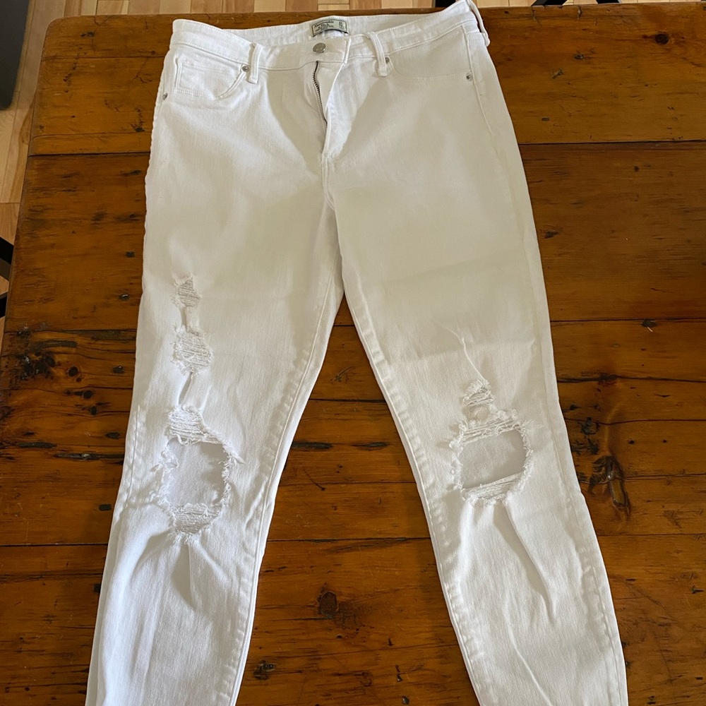 White Abercrombie jeans